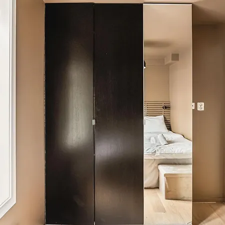 Location - Location - Location I Peace & Sonos Daire *